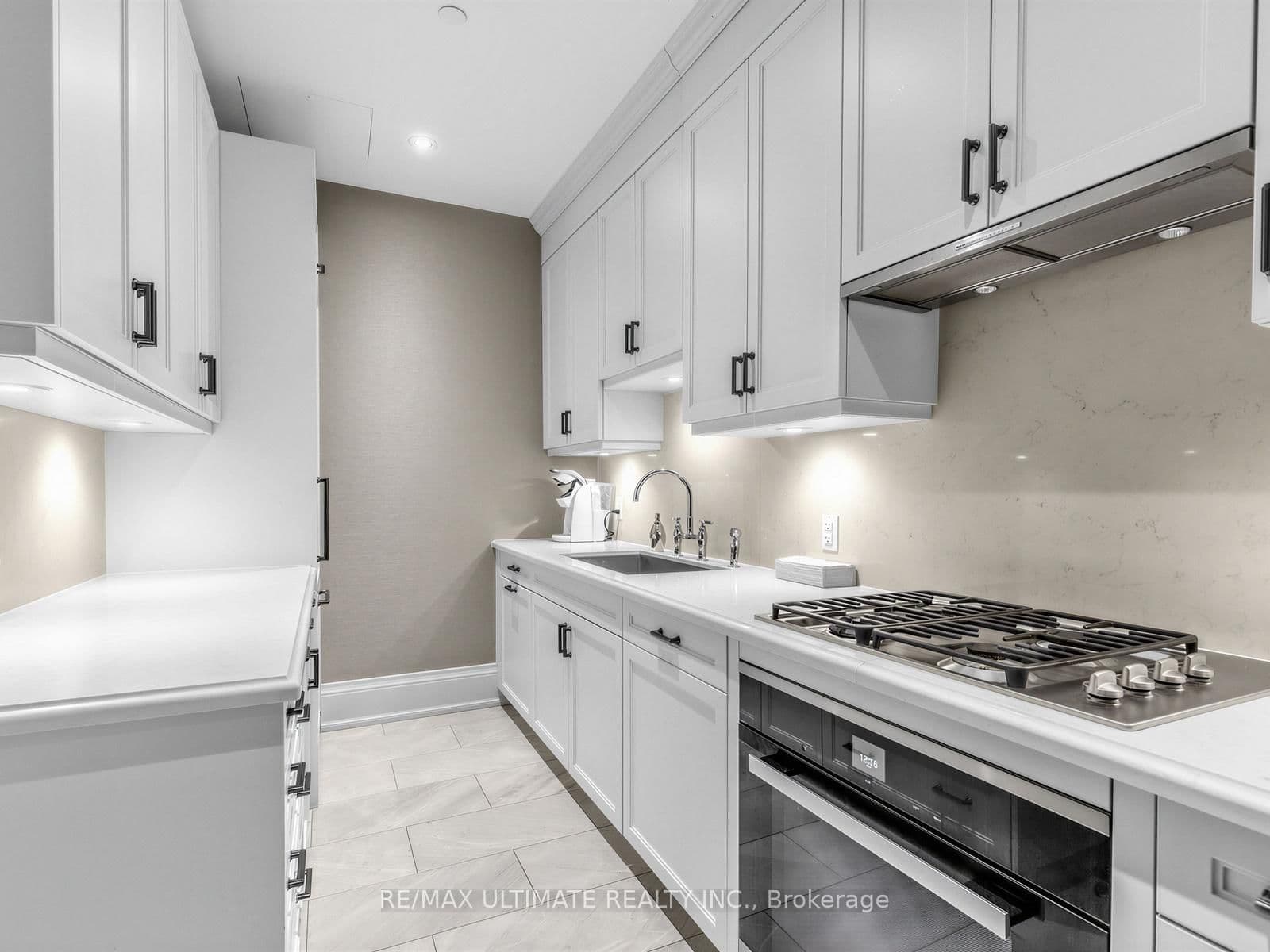 133 Hazelton Avenue, Unit 202 thumbnail 38