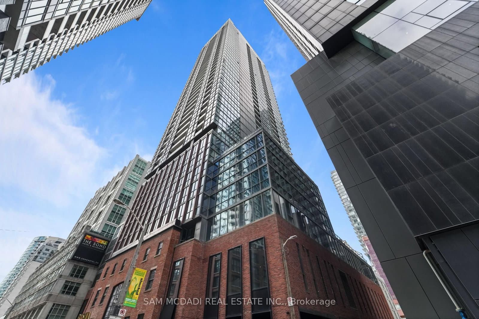 88 Blue Jays Way, Unit 1603 thumbnail 2