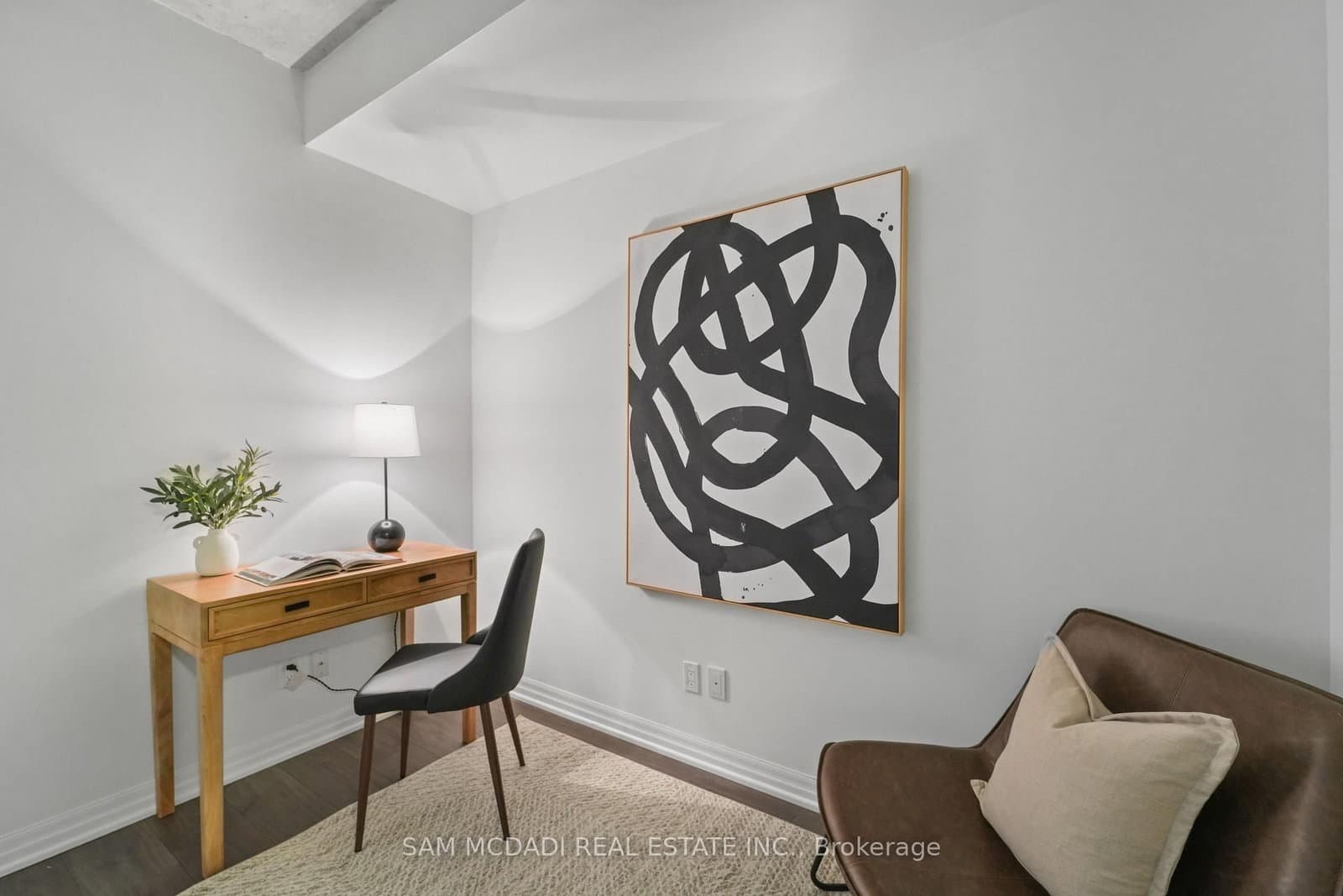 88 Blue Jays Way, Unit 1603 thumbnail 21
