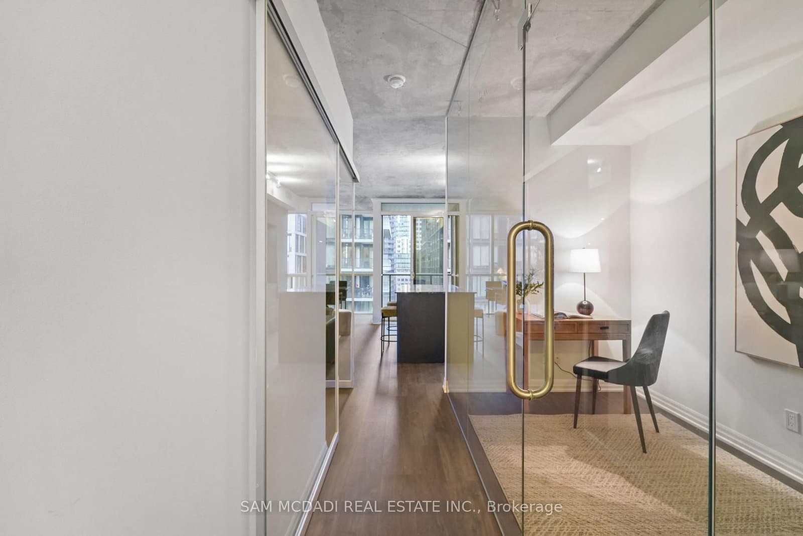 88 Blue Jays Way, Unit 1603 thumbnail 5
