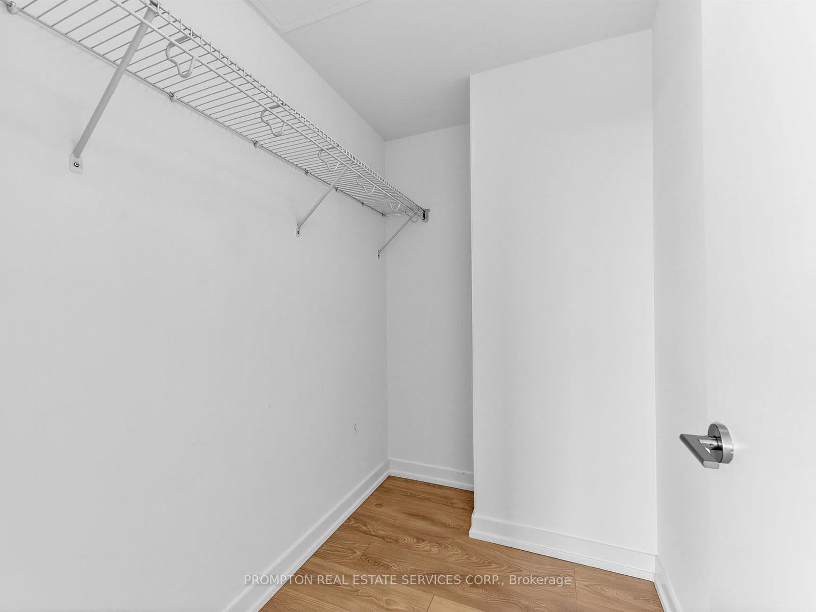 115 McMahon Drive, Unit 1710 thumbnail 14