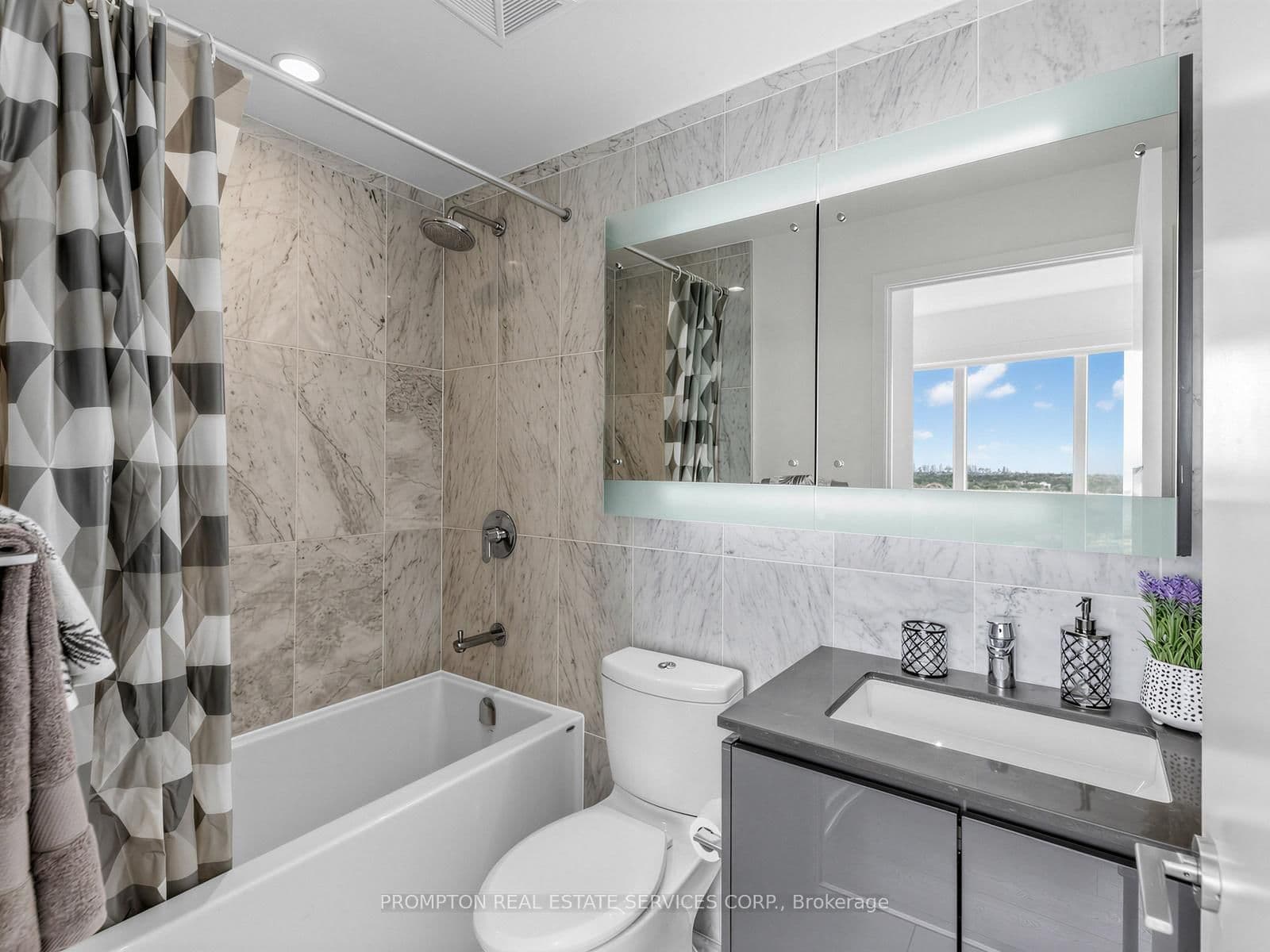 115 McMahon Drive, Unit 1710 thumbnail 15