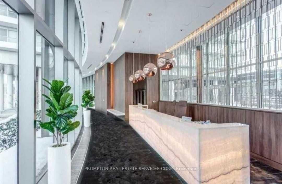 115 McMahon Drive, Unit 1710 thumbnail 4