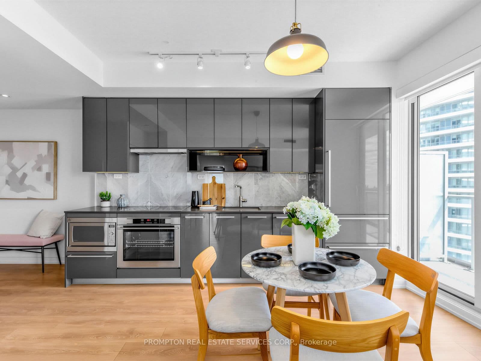 115 McMahon Drive, Unit 1710 thumbnail 6