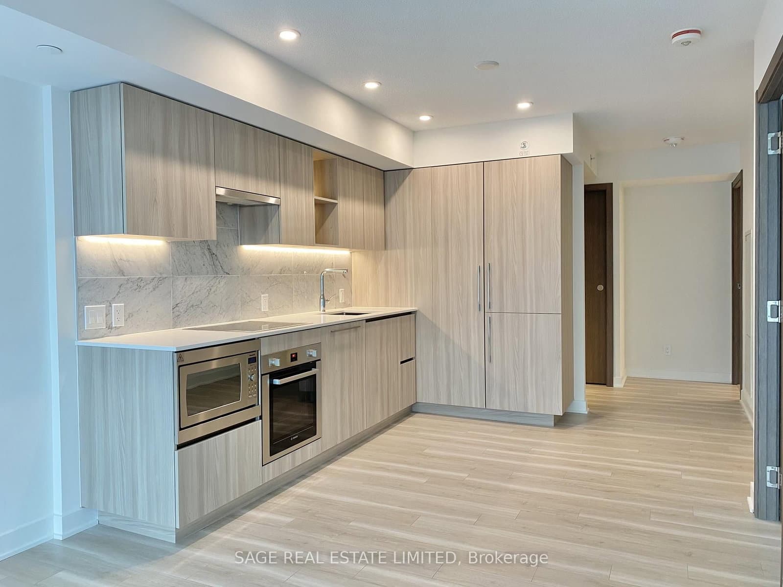 17 Bathurst Street, Unit 801 - Image 1