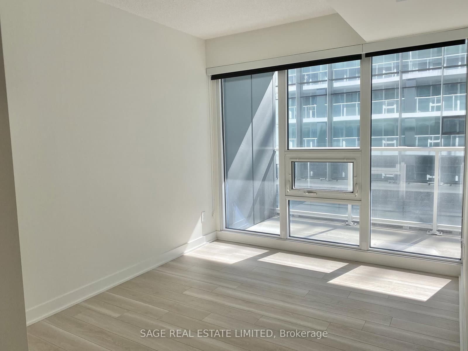 17 Bathurst Street, Unit 801 thumbnail 12