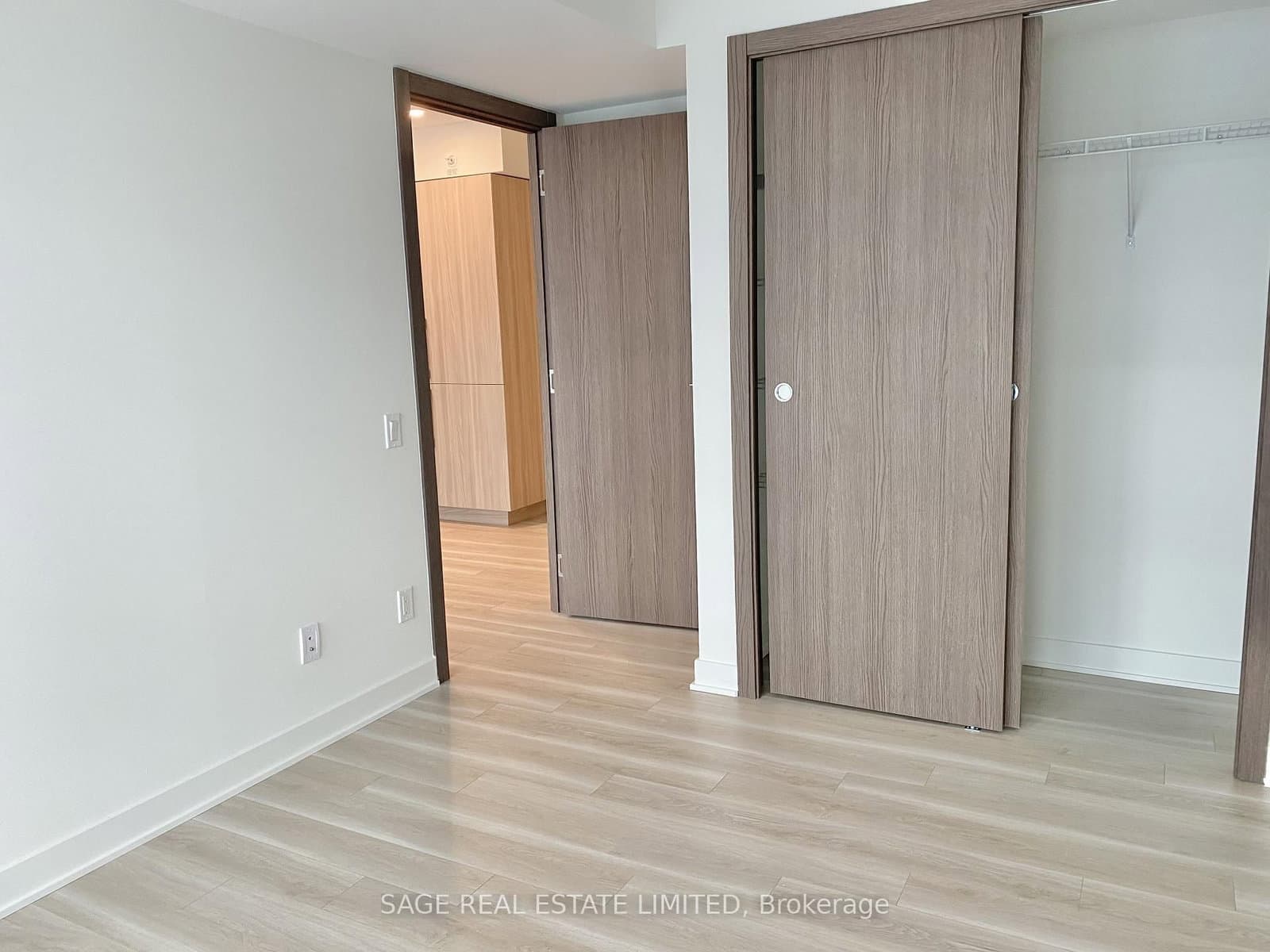17 Bathurst Street, Unit 801 thumbnail 13