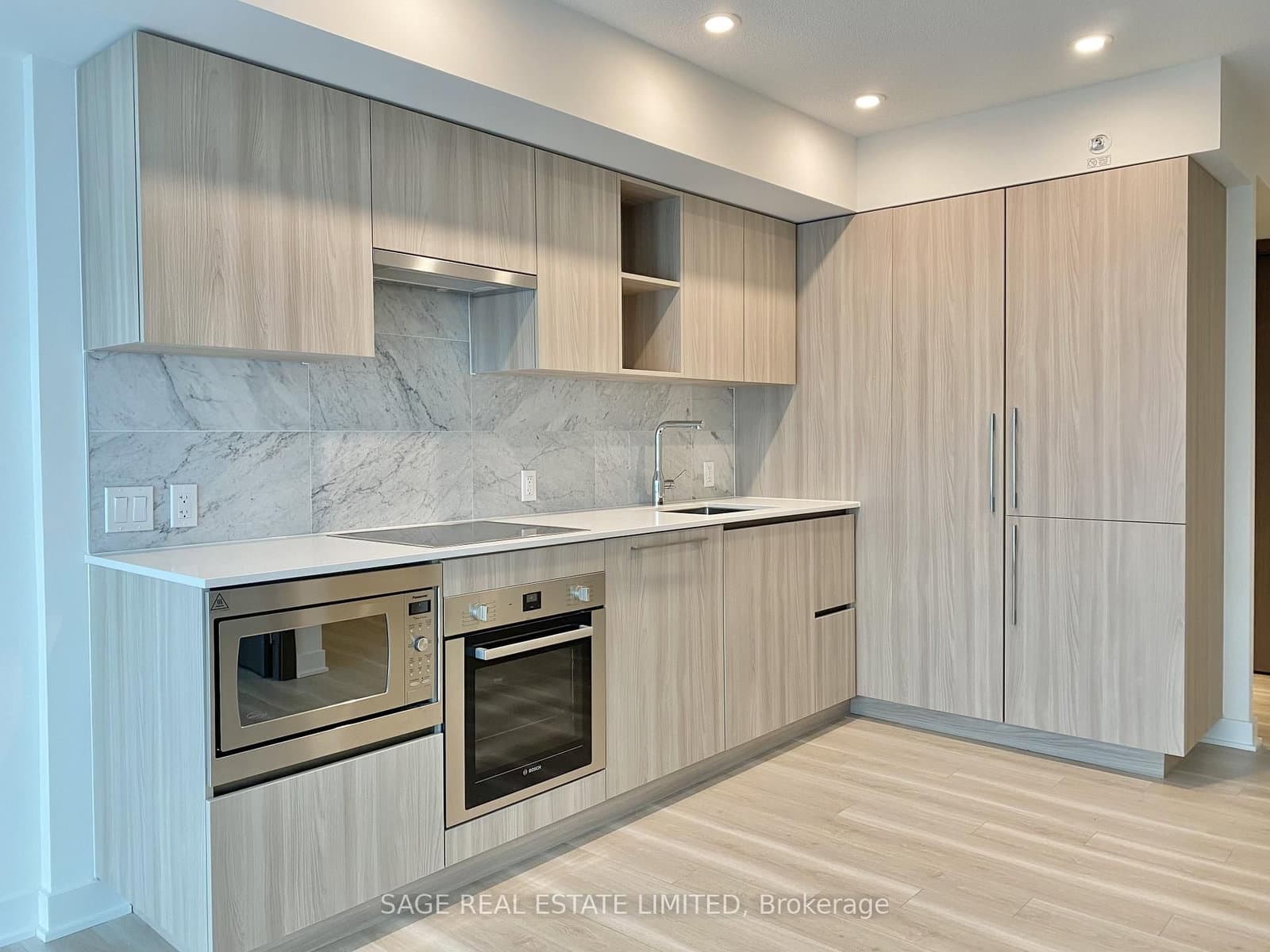17 Bathurst Street, Unit 801 thumbnail 6