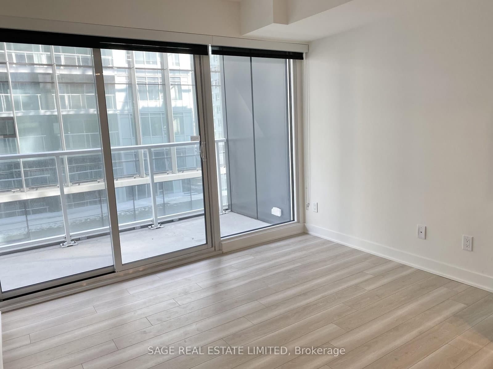 17 Bathurst Street, Unit 801 thumbnail 8