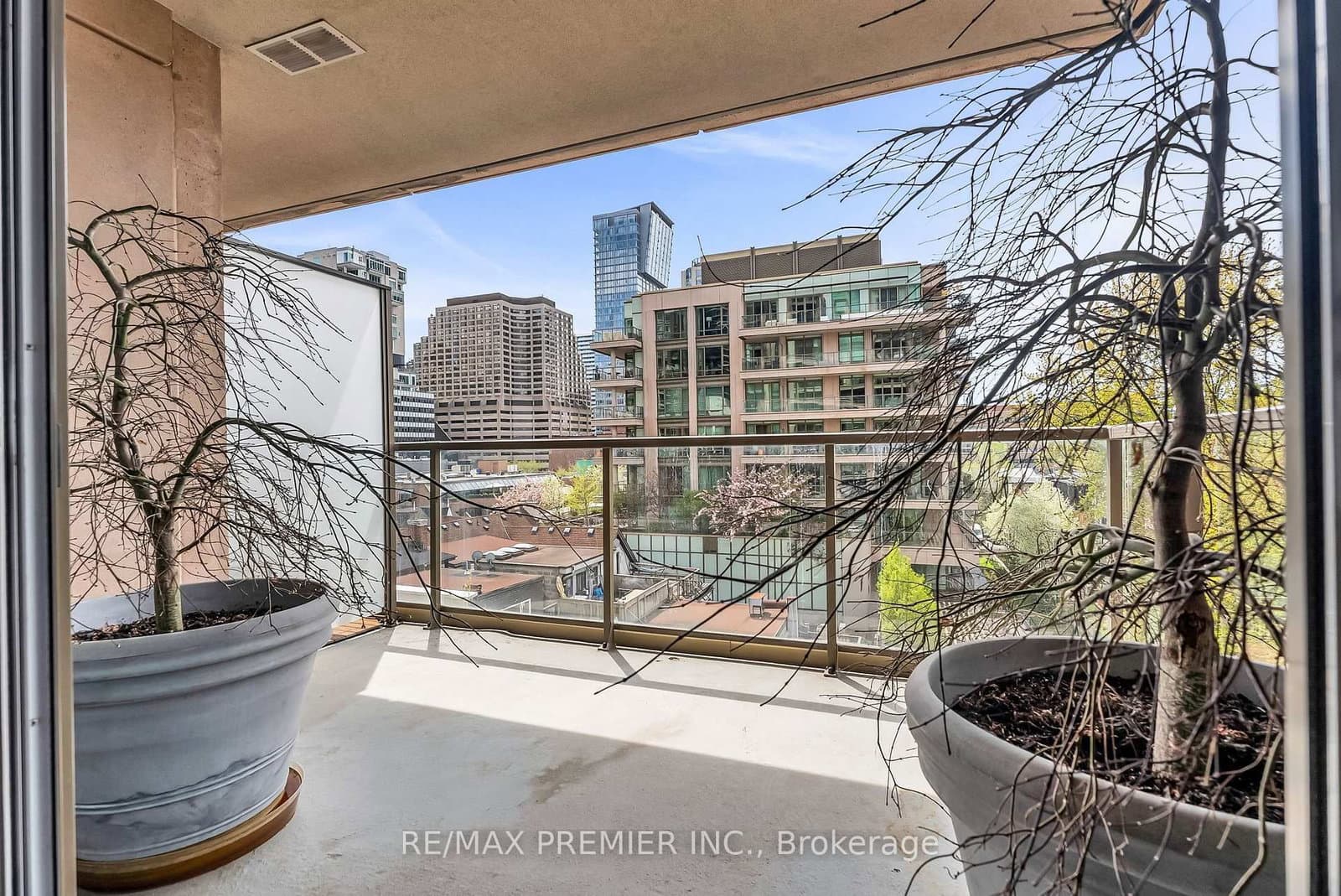 80 Yorkville Avenue, Unit 502 thumbnail 17