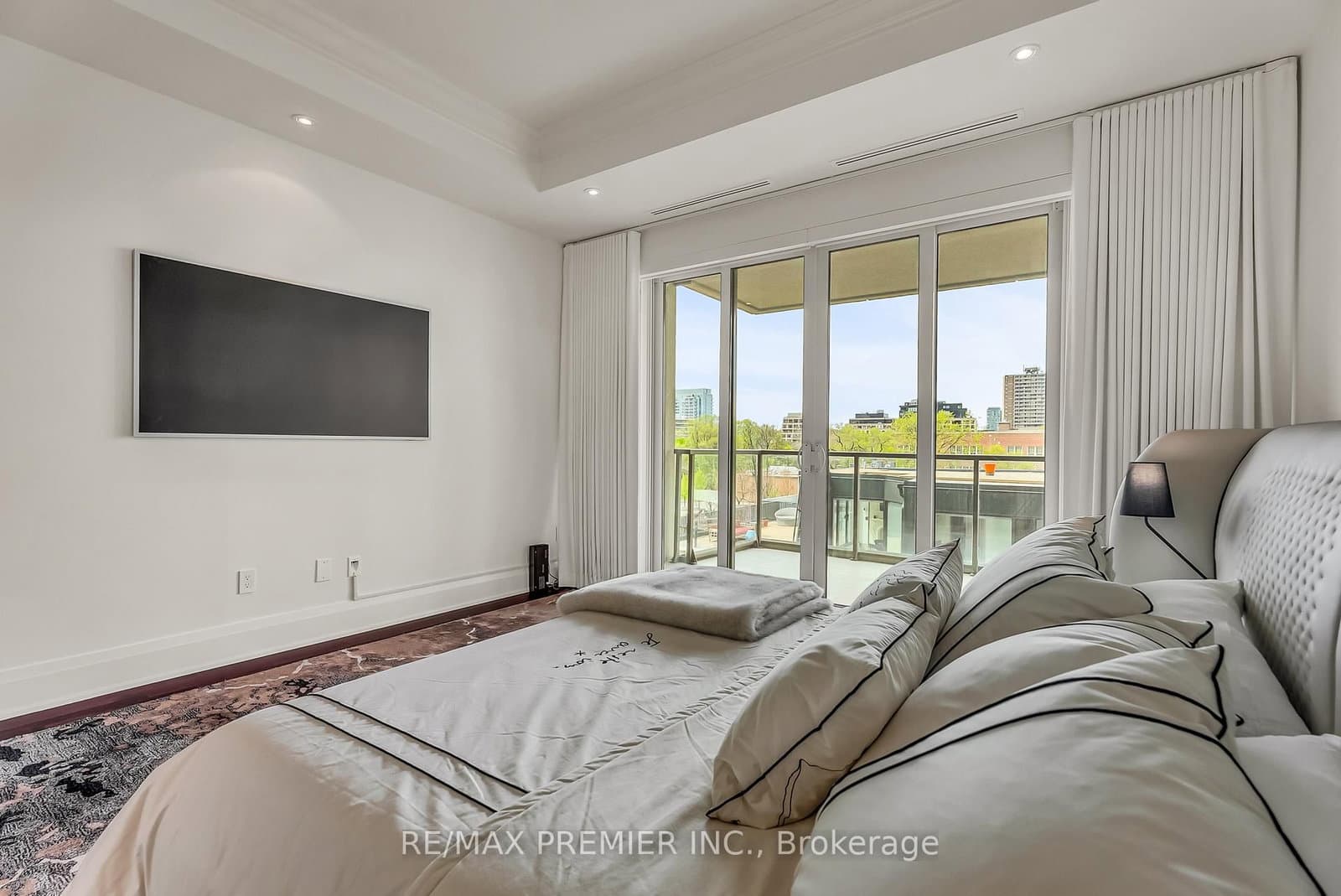 80 Yorkville Avenue, Unit 502 thumbnail 28