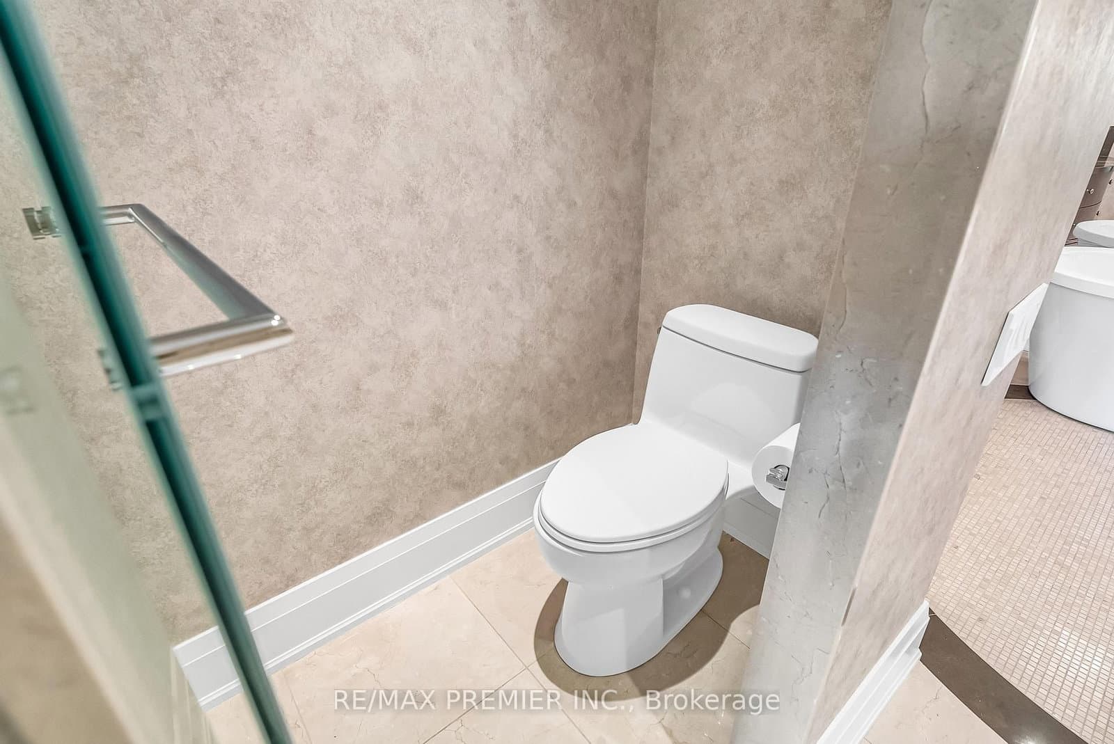 80 Yorkville Avenue, Unit 502 thumbnail 33