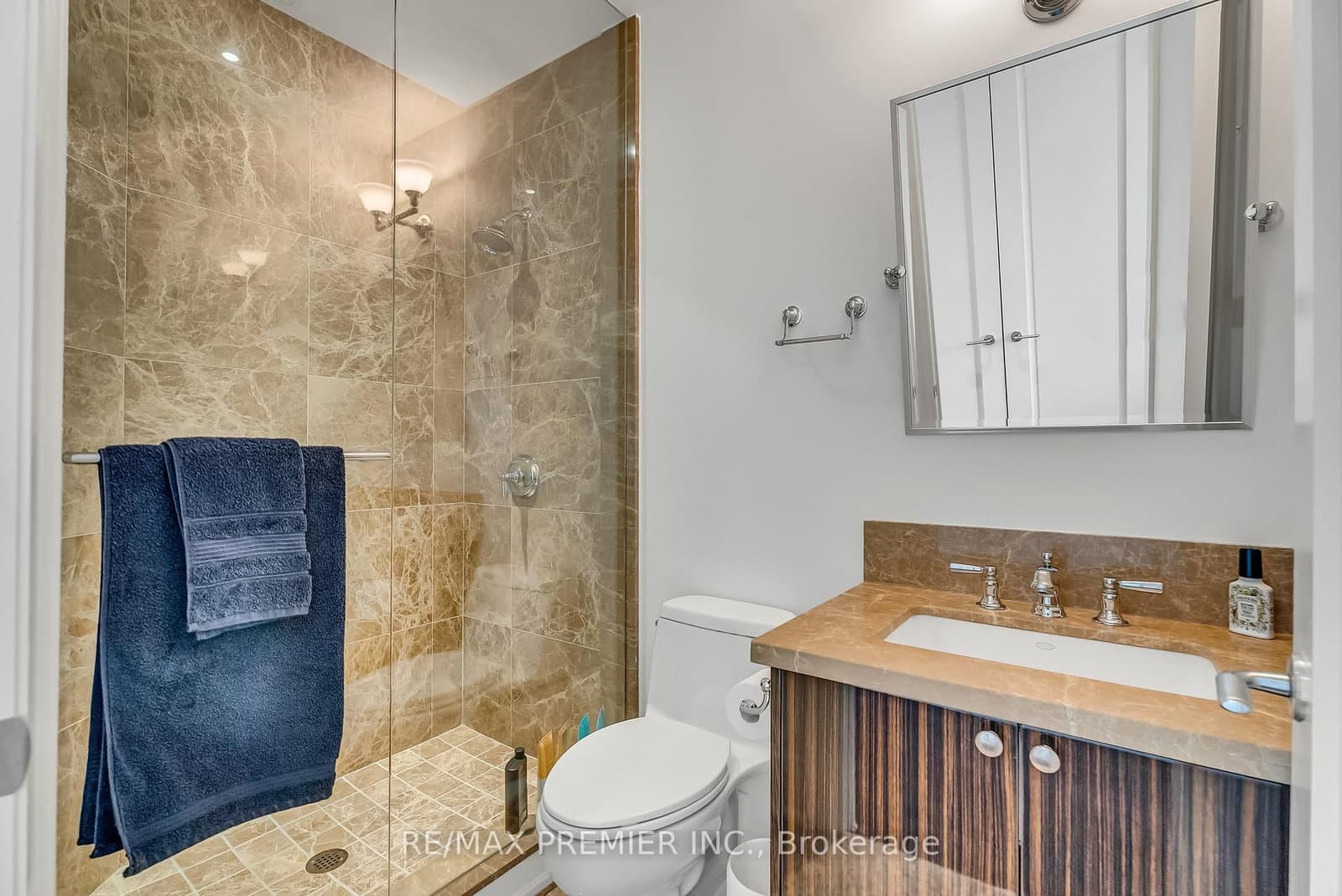 80 Yorkville Avenue, Unit 502 thumbnail 38
