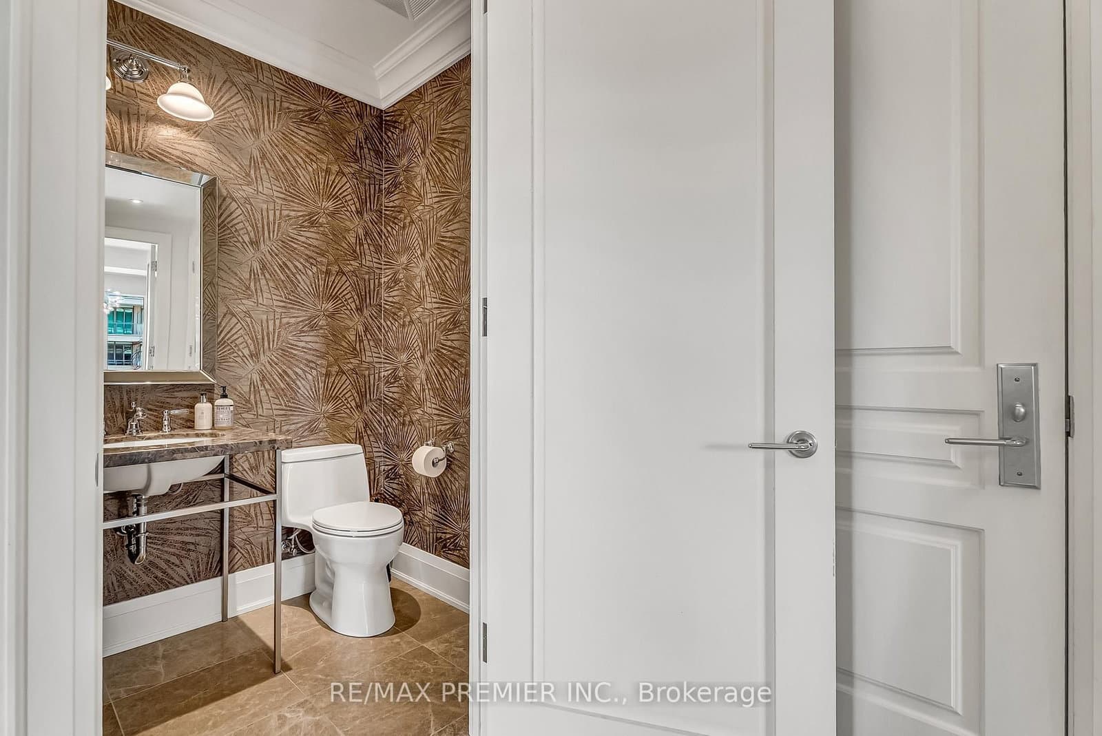 80 Yorkville Avenue, Unit 502 thumbnail 39