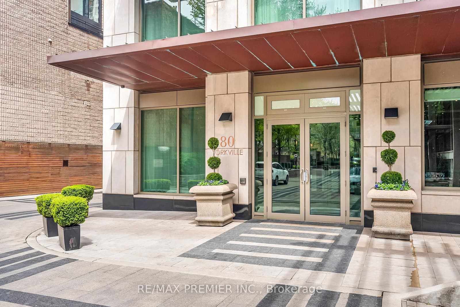 80 Yorkville Avenue, Unit 502 thumbnail 4