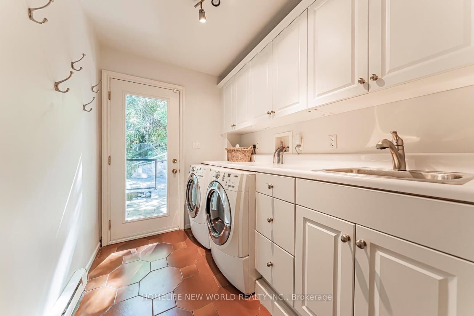 1 Campbell Crescent thumbnail 13