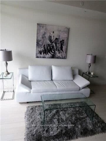 111 Bathurst Street, Unit 1212 thumbnail 2