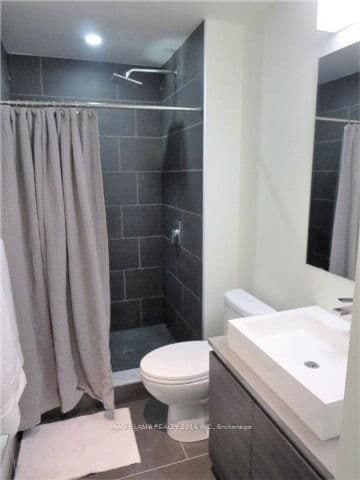 111 Bathurst Street, Unit 1212 thumbnail 4