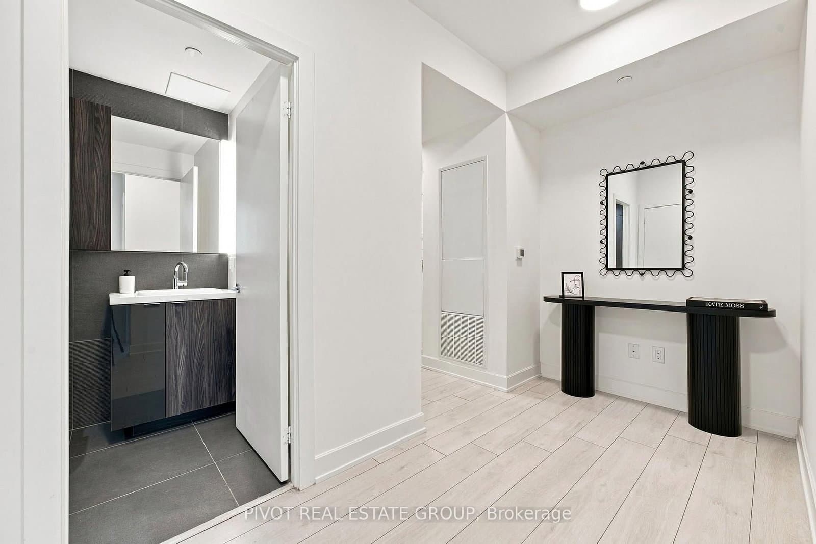 15 Mercer Street, Unit 1206 thumbnail 8