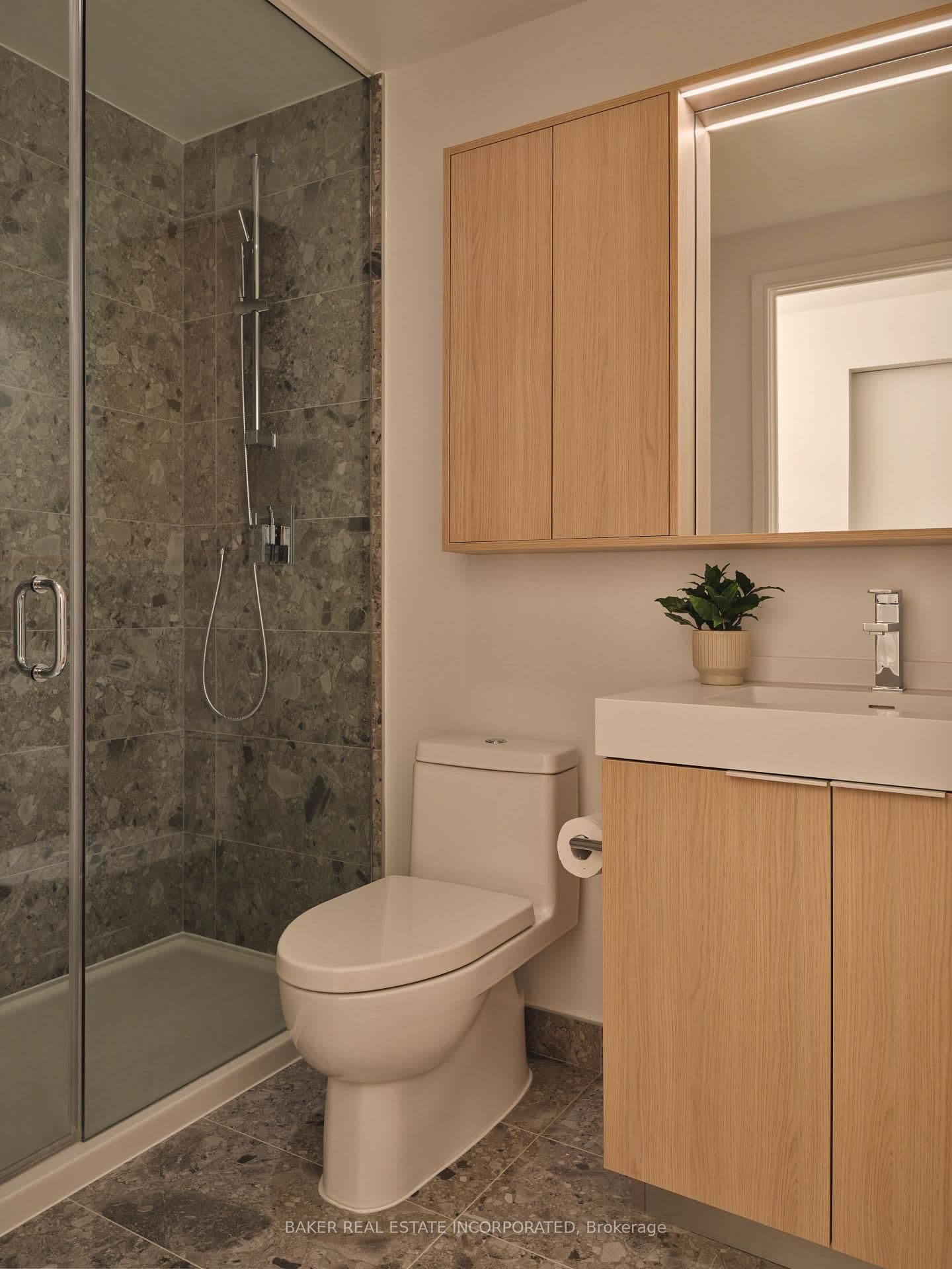 65 Trinity Street, Unit 826 thumbnail 12