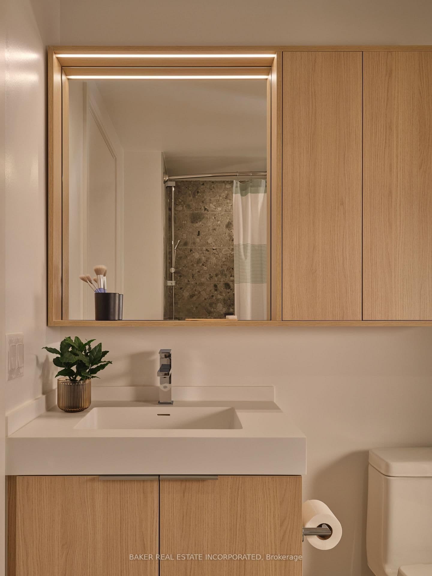 65 Trinity Street, Unit 826 thumbnail 16