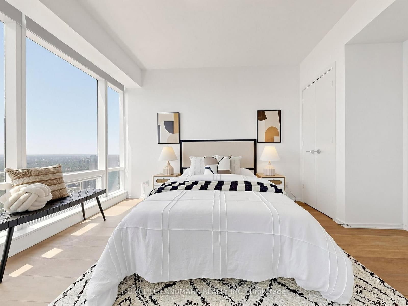 1 bloor Street E, Unit 6608 thumbnail 17