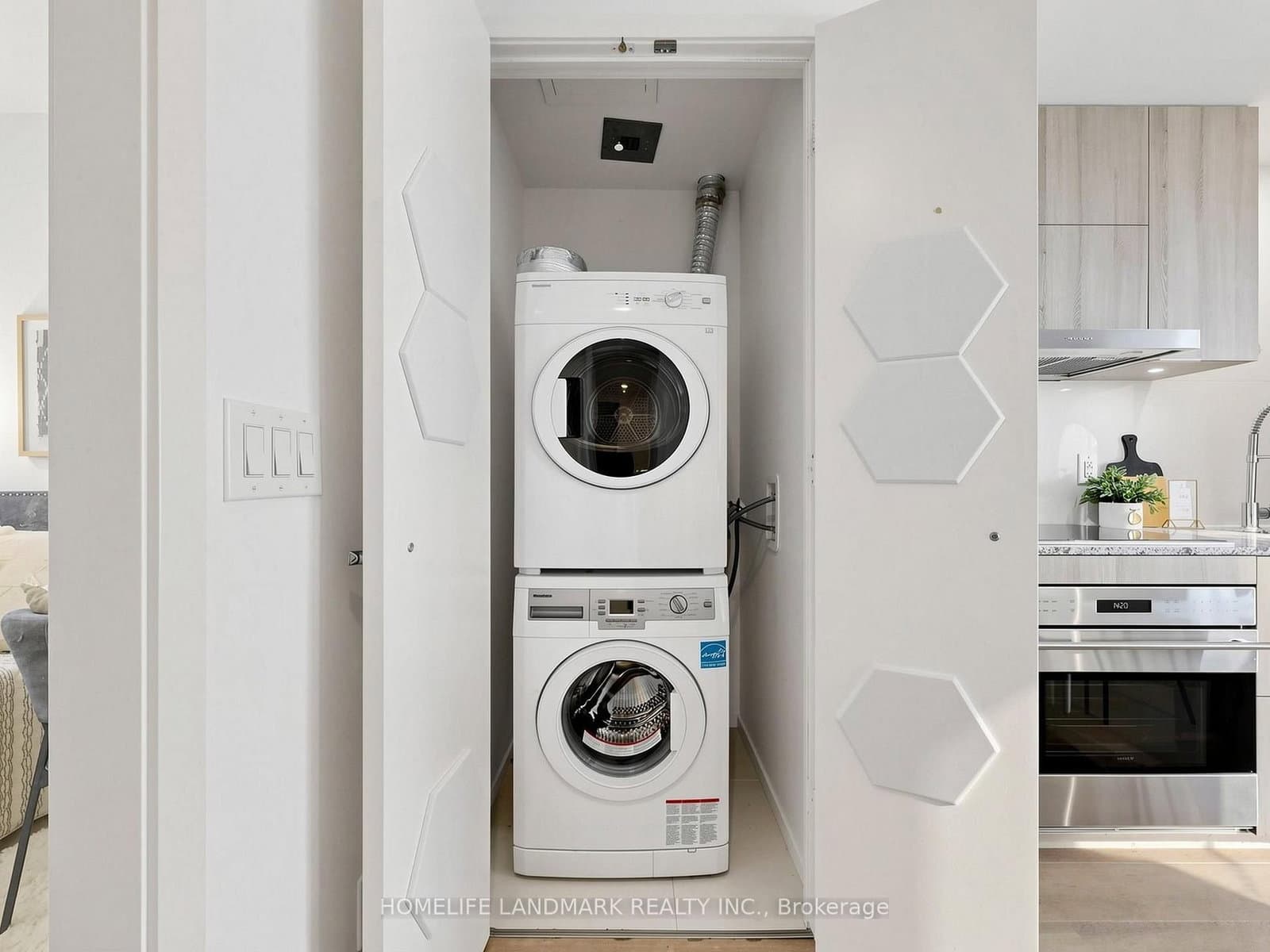 1 bloor Street E, Unit 6608 thumbnail 23