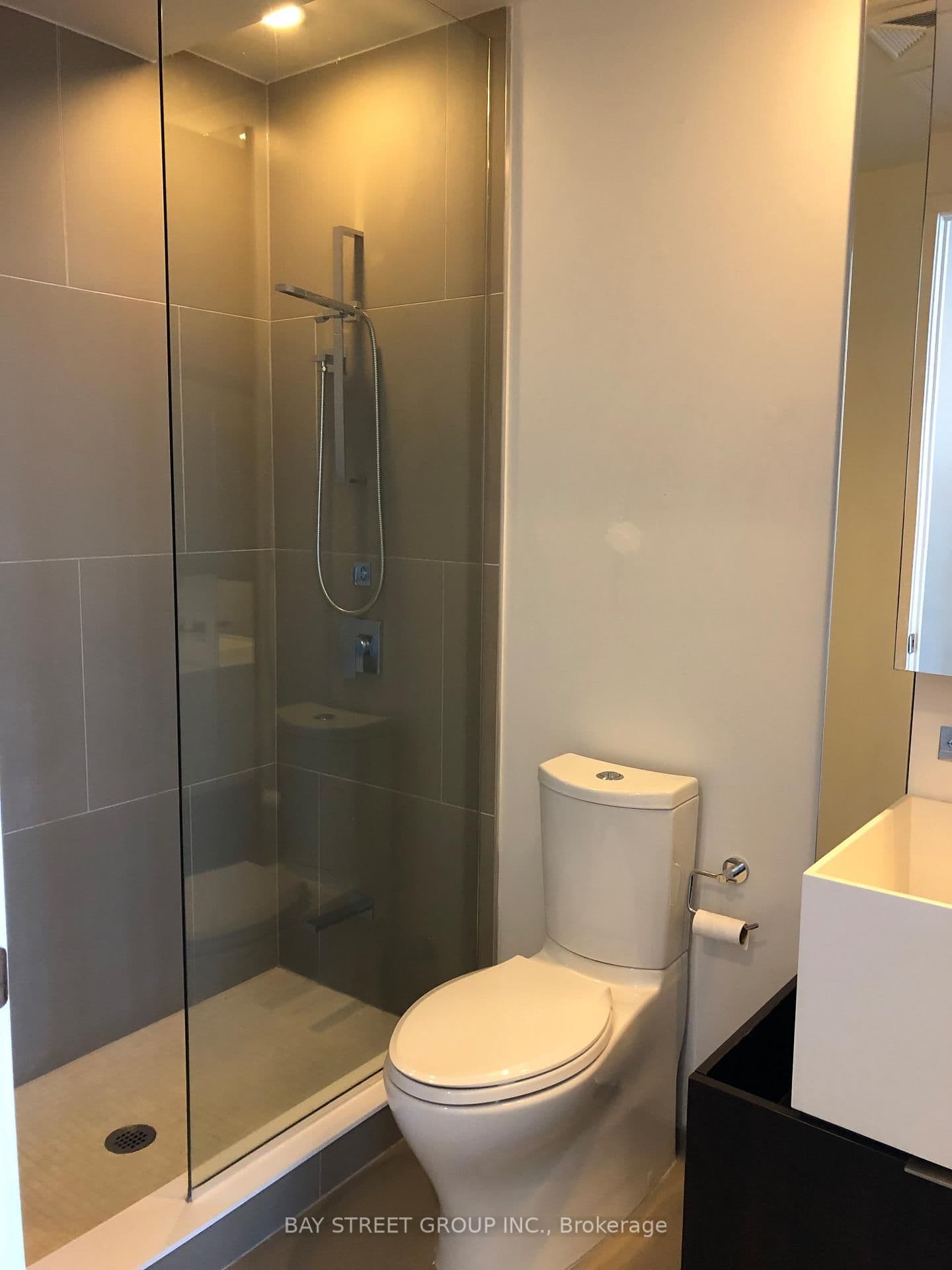 1 Bloor Street E, Unit 6302 thumbnail 14