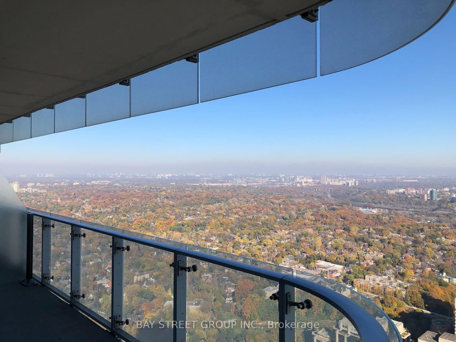 1 Bloor Street E, Unit 6302 thumbnail 2