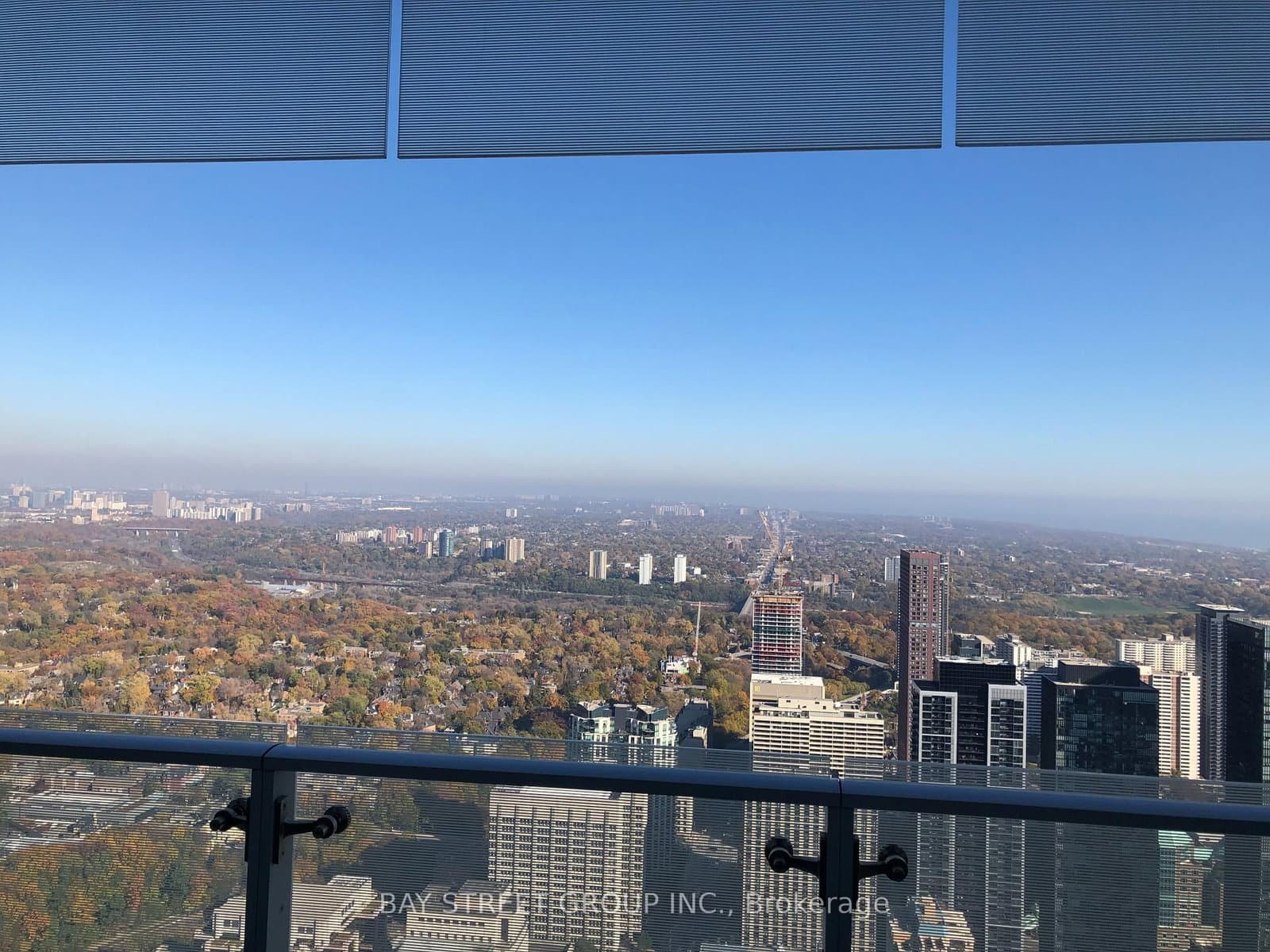 1 Bloor Street E, Unit 6302 thumbnail 3