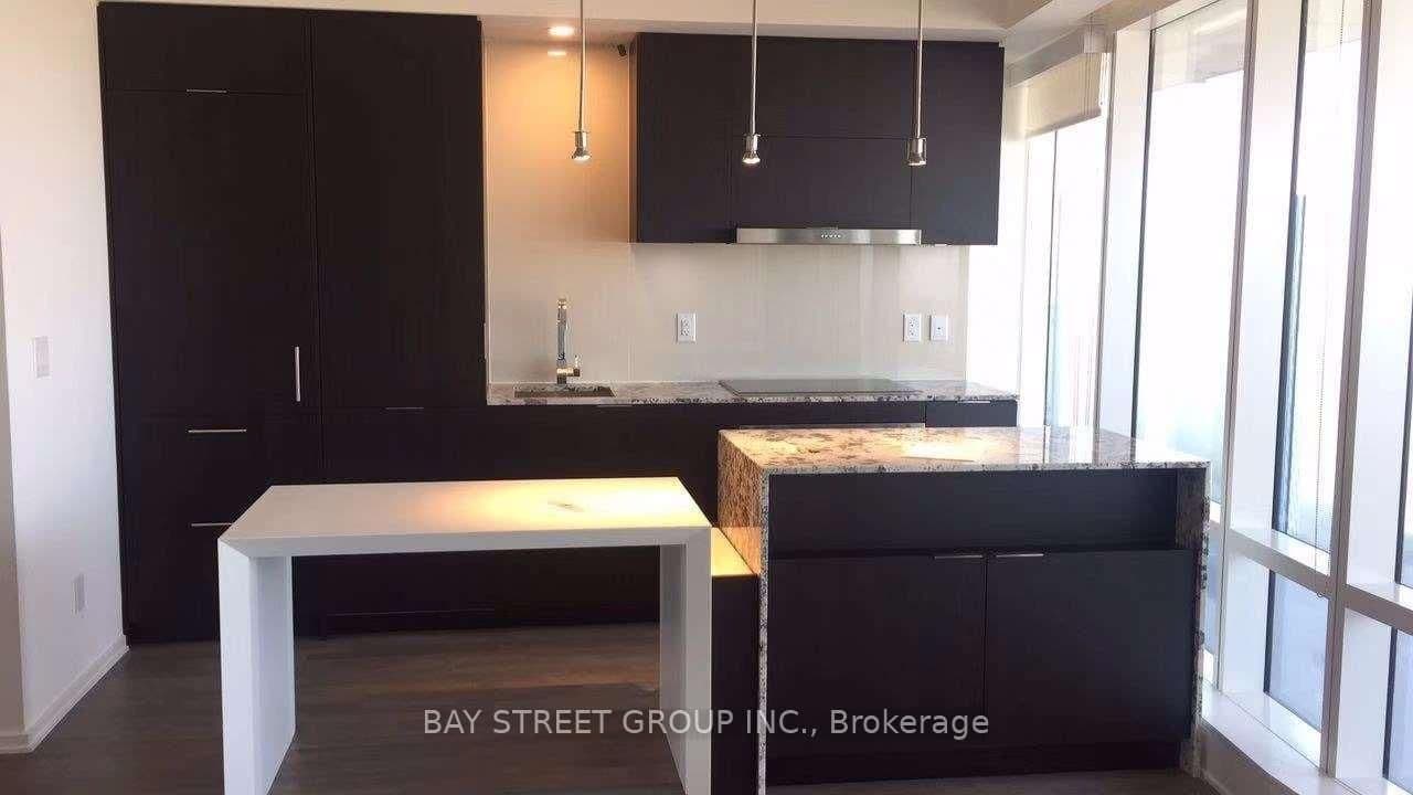 1 Bloor Street E, Unit 6302 thumbnail 7