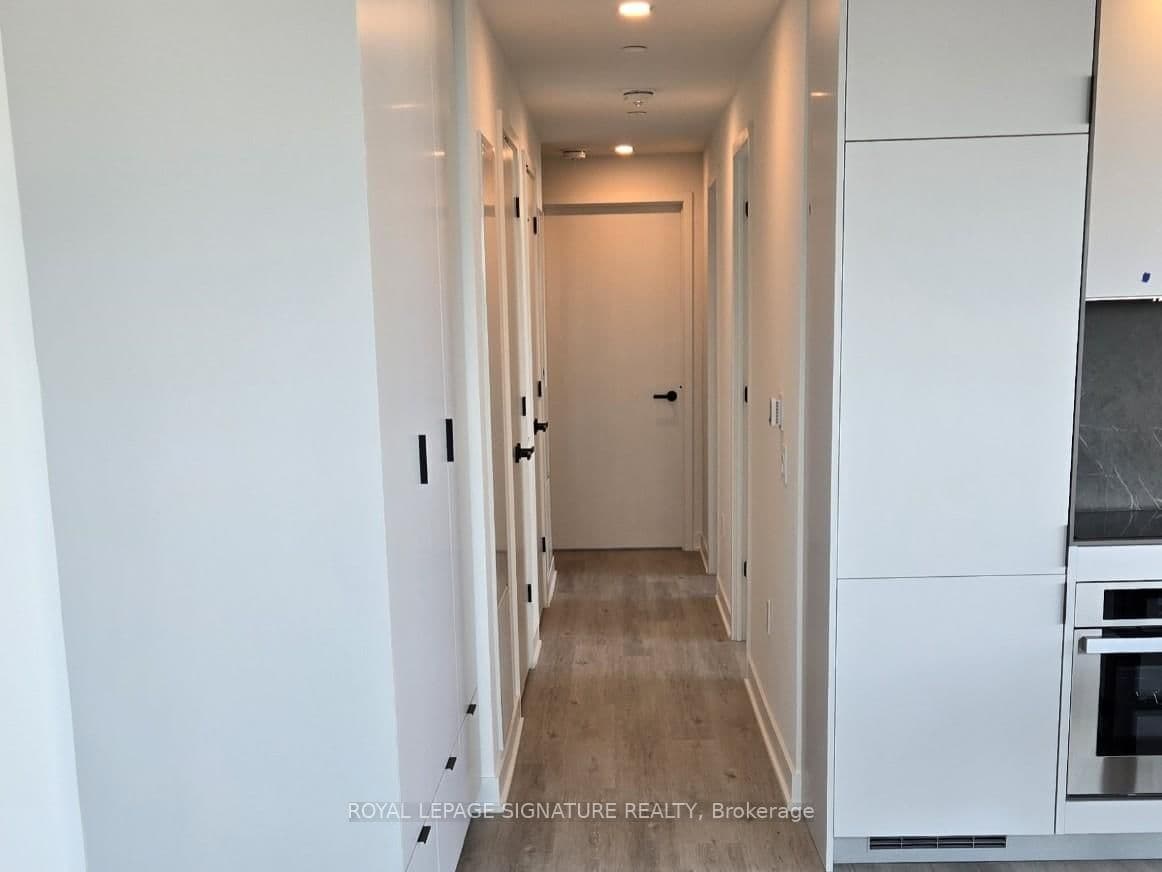 55 Charles Street E, Unit 4002 thumbnail 19