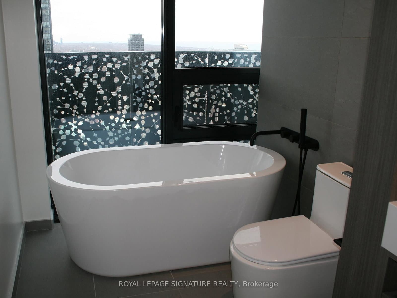 55 Charles Street E, Unit 4002 thumbnail 24