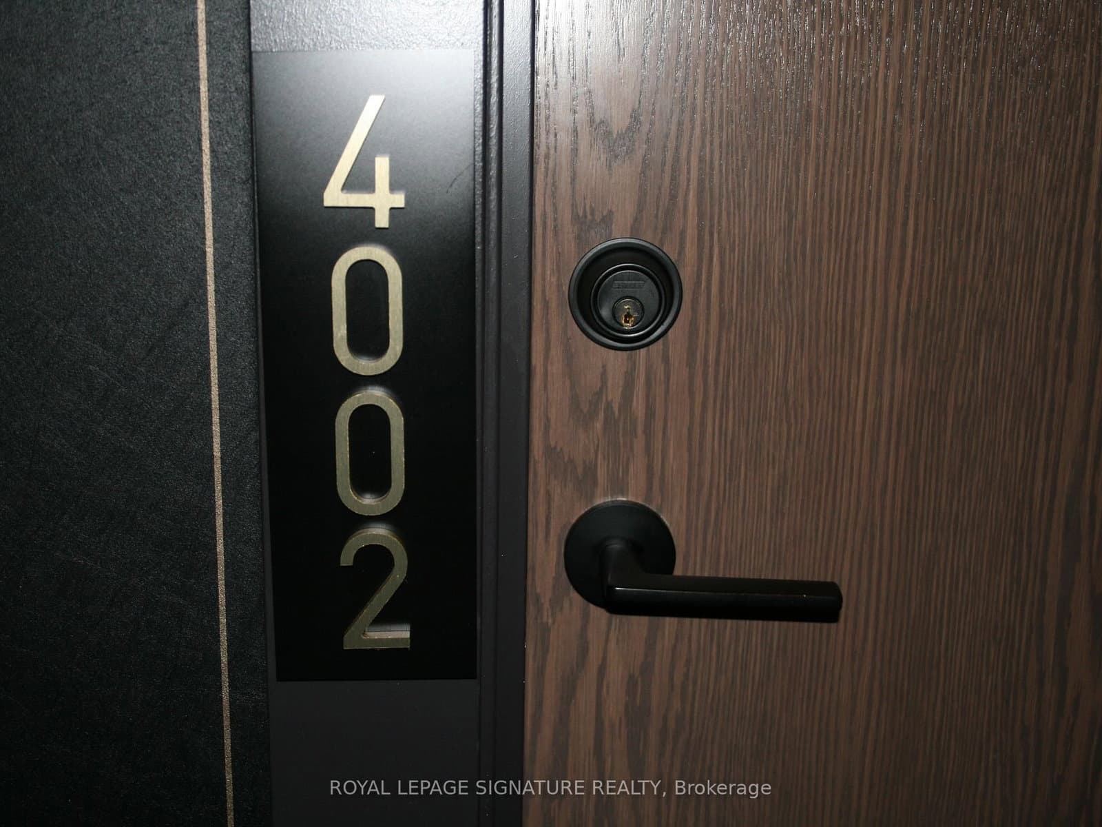 55 Charles Street E, Unit 4002 thumbnail 33