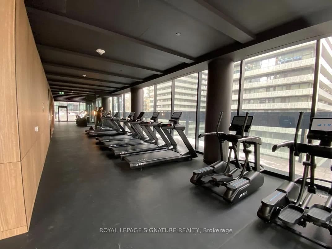 55 Charles Street E, Unit 4002 thumbnail 8