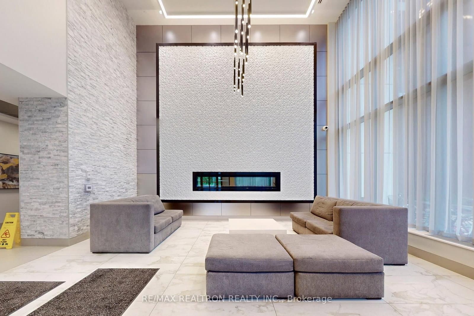36 Forest Manor Road, Unit 1102 thumbnail 3