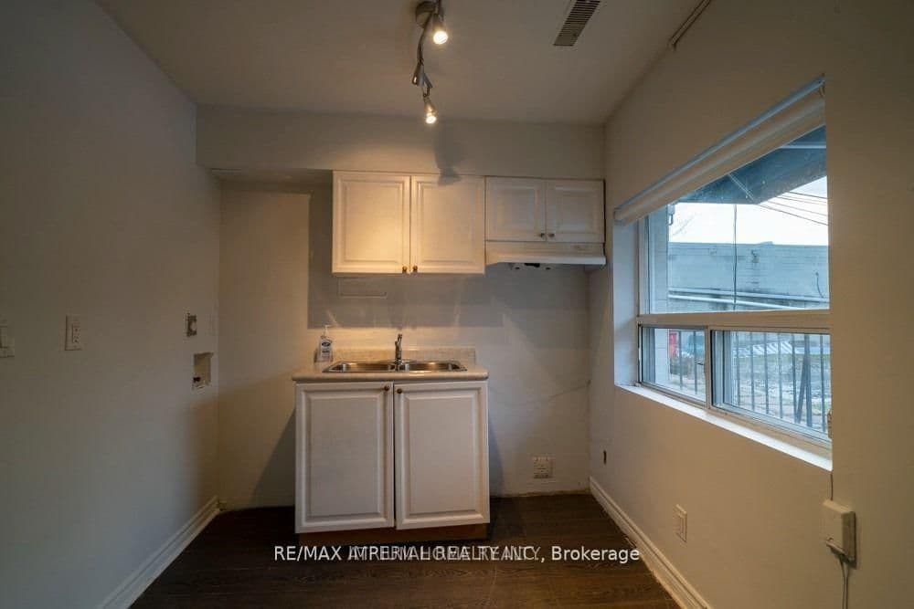 3334 A Yonge Street, Unit 2nd FL thumbnail 3