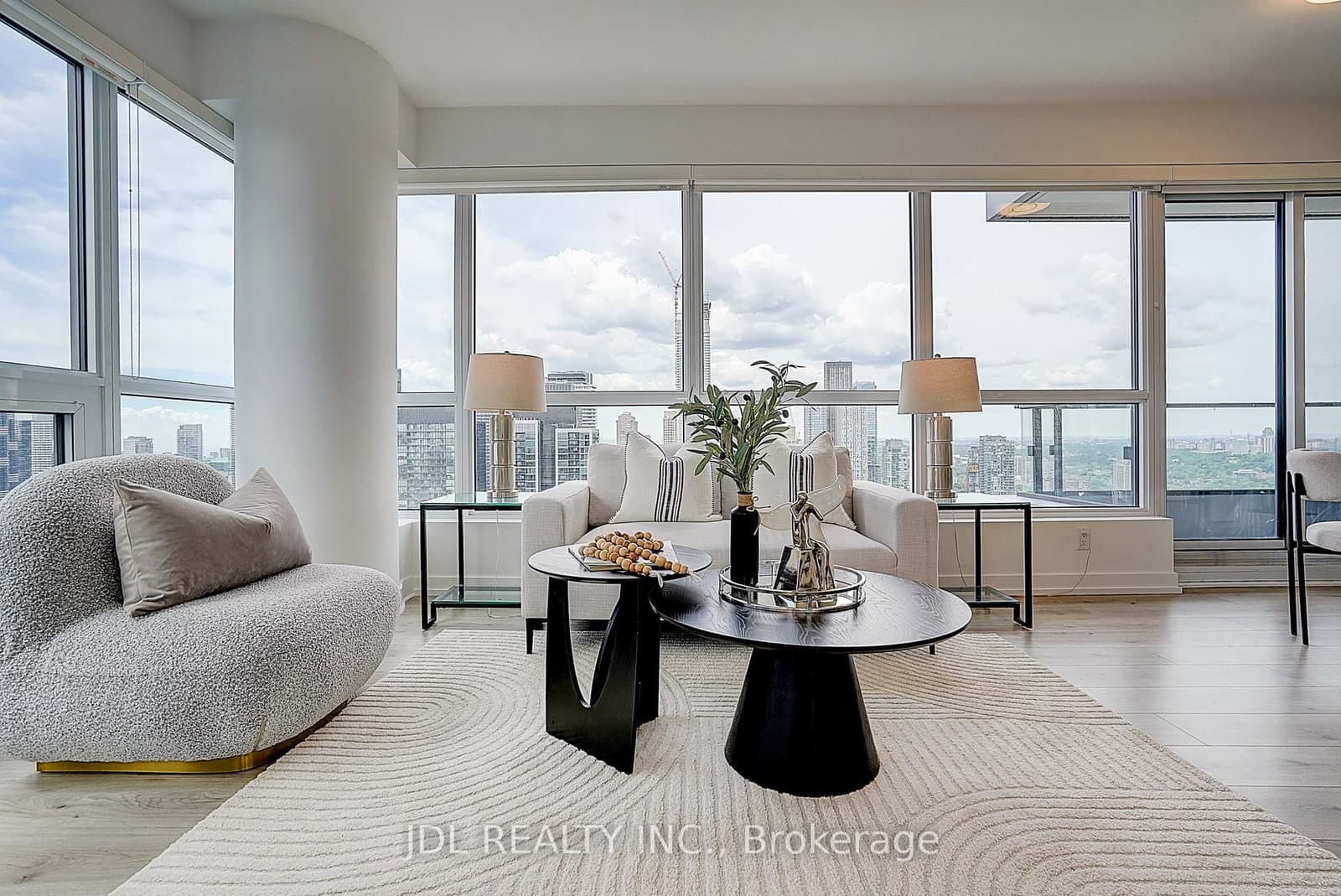 395 Bloor Street E, Unit 3902 thumbnail 25