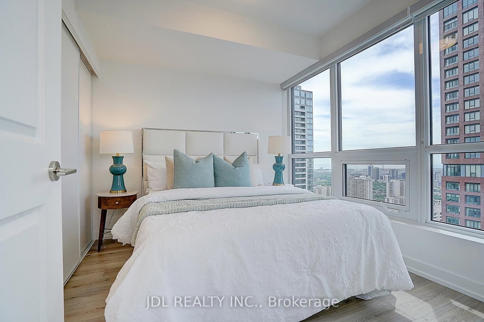 395 Bloor Street E, Unit 3902 thumbnail 30
