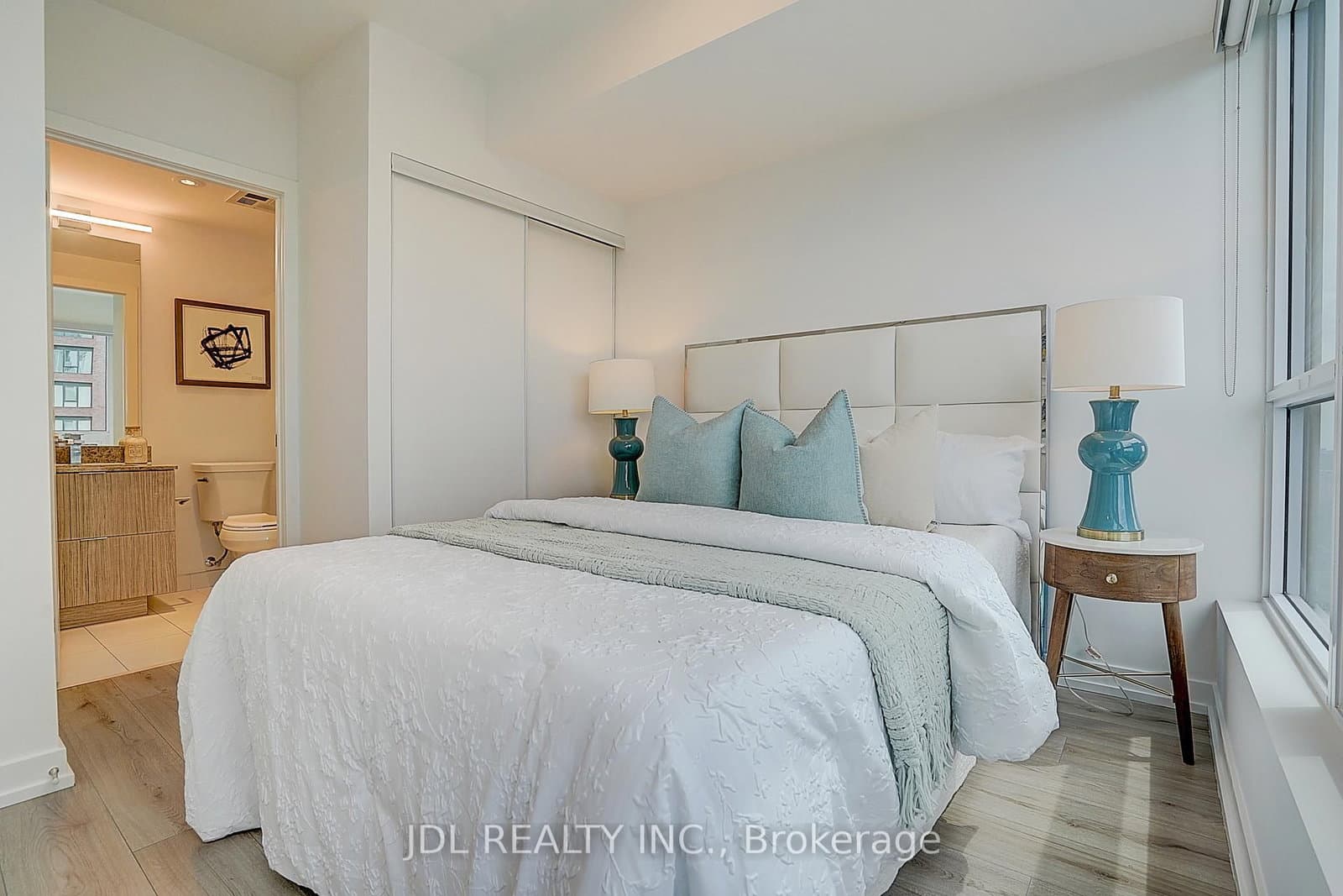 395 Bloor Street E, Unit 3902 thumbnail 32
