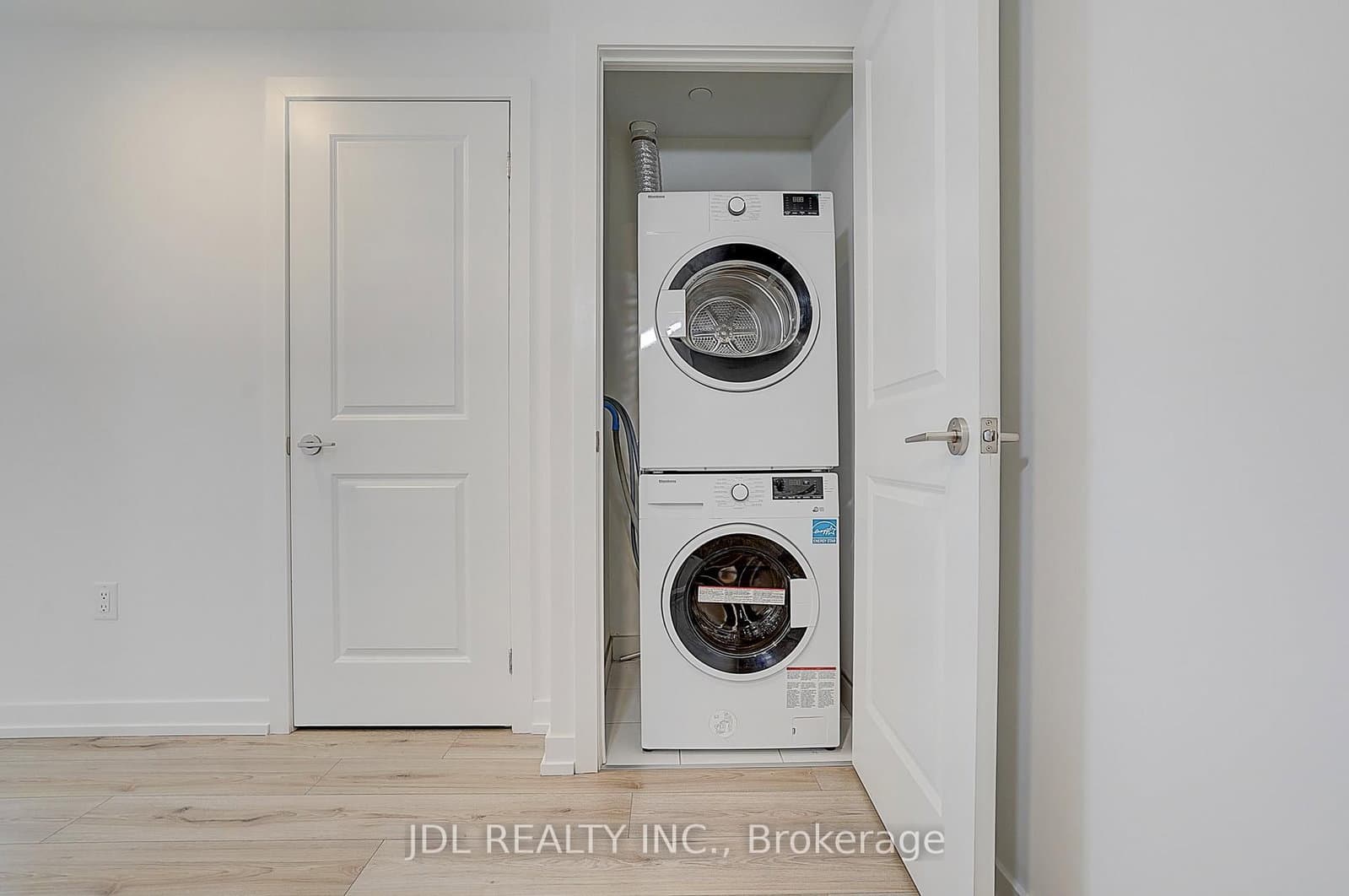 395 Bloor Street E, Unit 3902 thumbnail 7