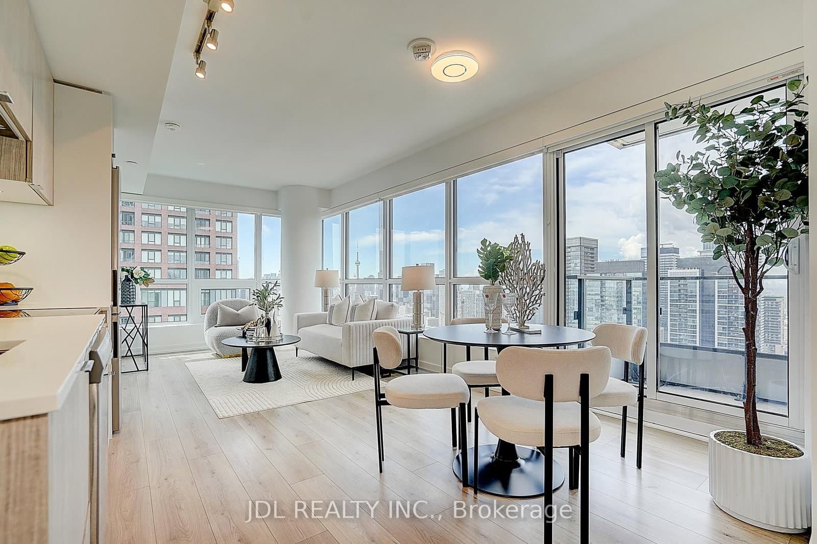395 Bloor Street E, Unit 3902 thumbnail 9