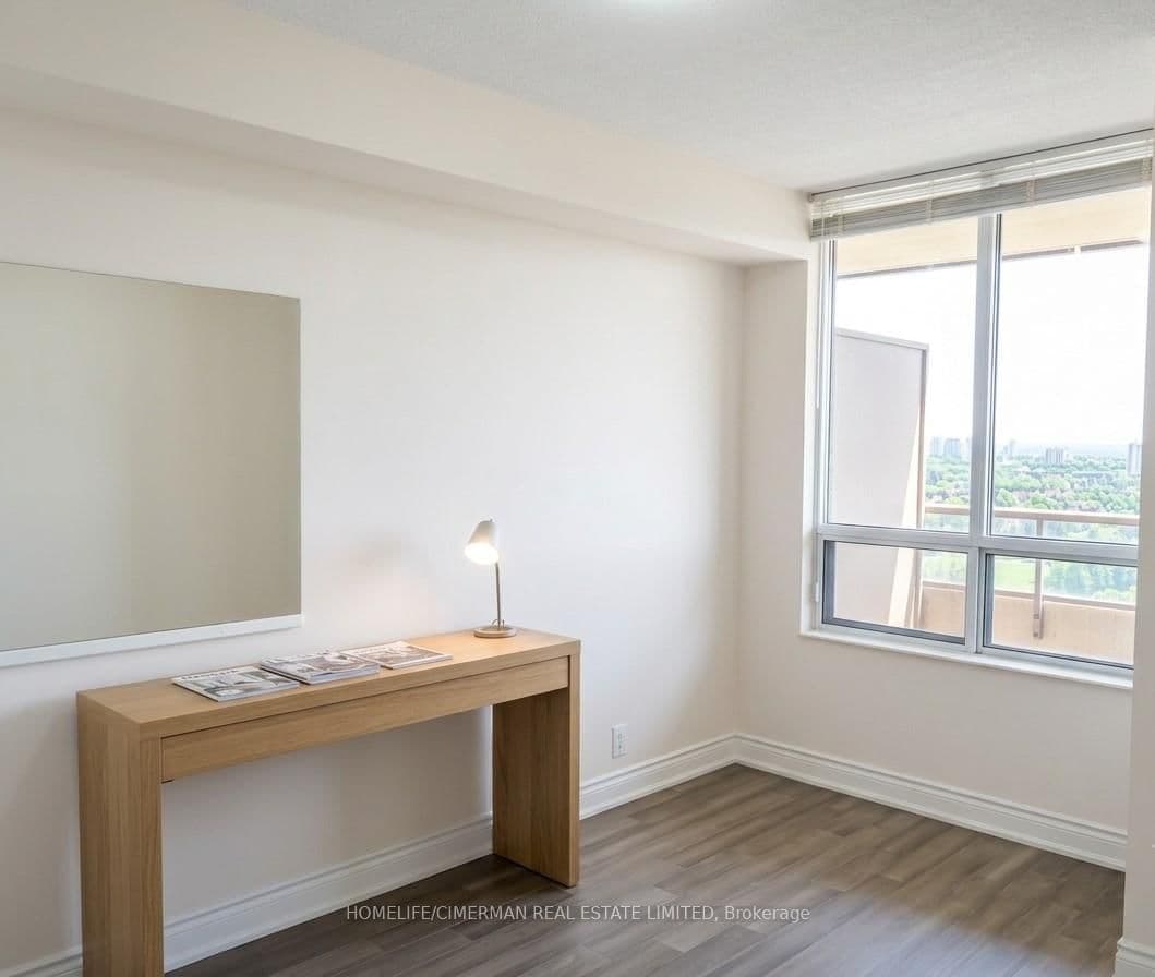 80 Harrison Garden Boulevard, Unit 1819 thumbnail 8