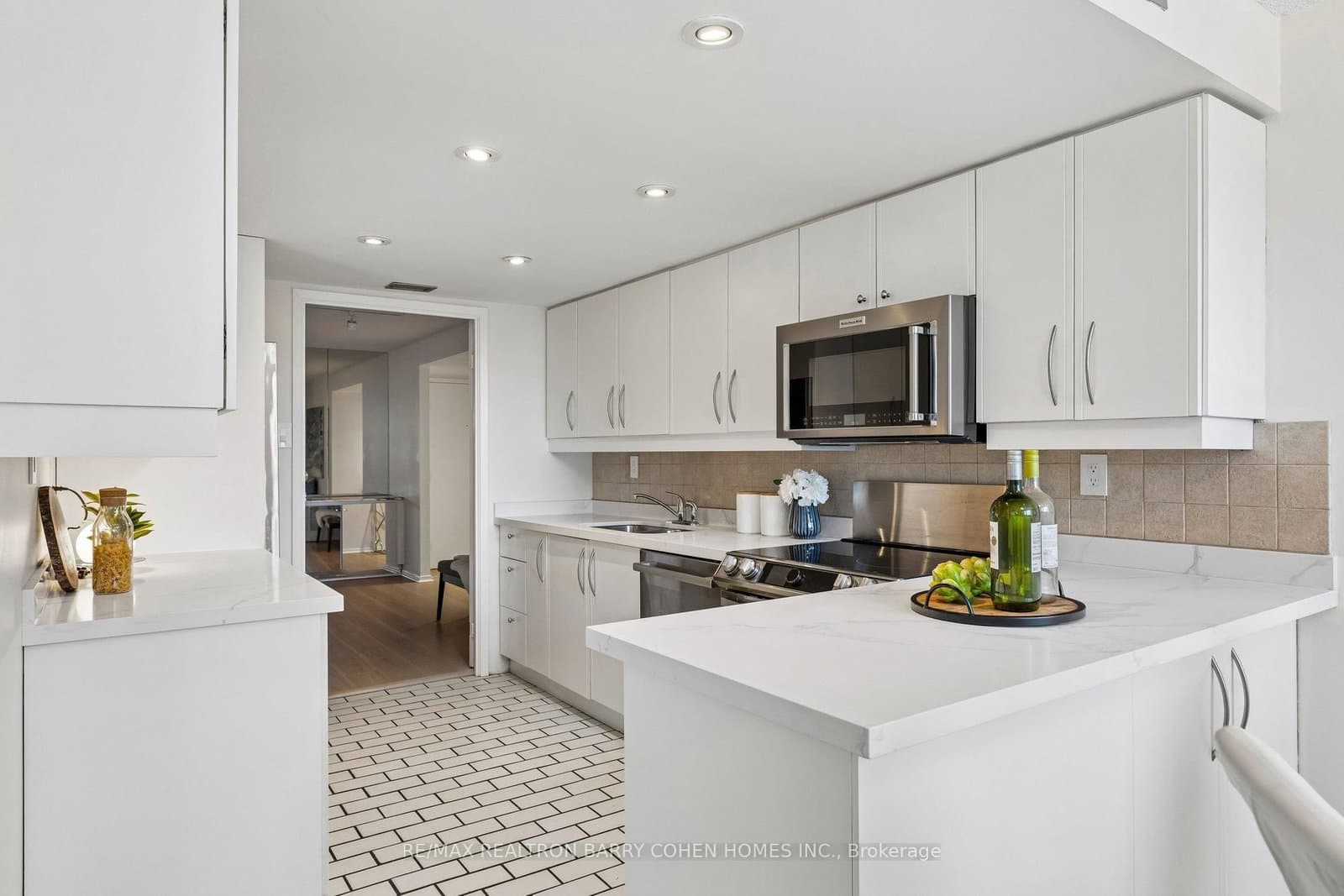 360 Bloor Street E, Unit 301 thumbnail 20