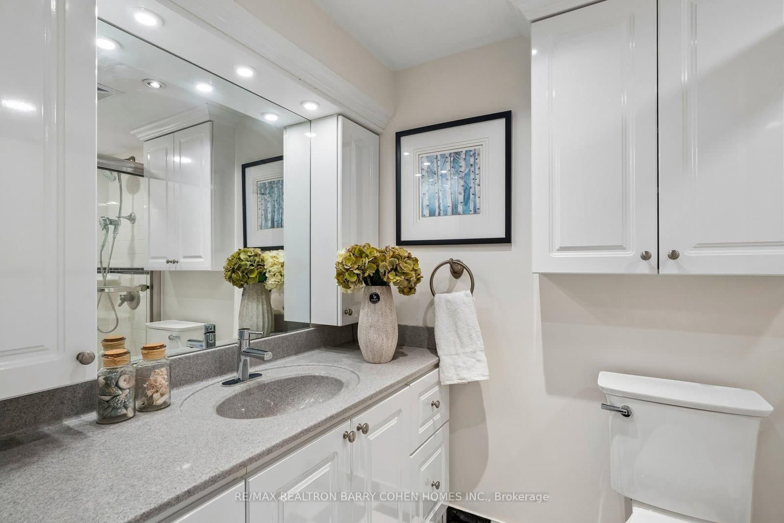 360 Bloor Street E, Unit 301 thumbnail 31