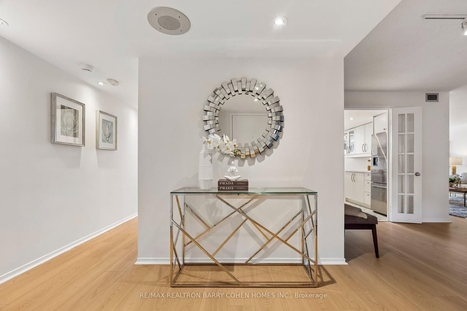 360 Bloor Street E, Unit 301 thumbnail 4