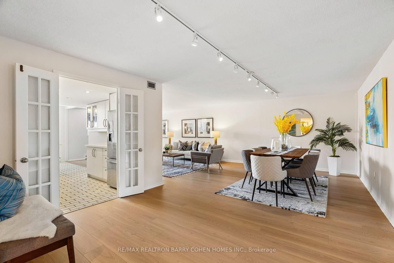 360 Bloor Street E, Unit 301 thumbnail 6