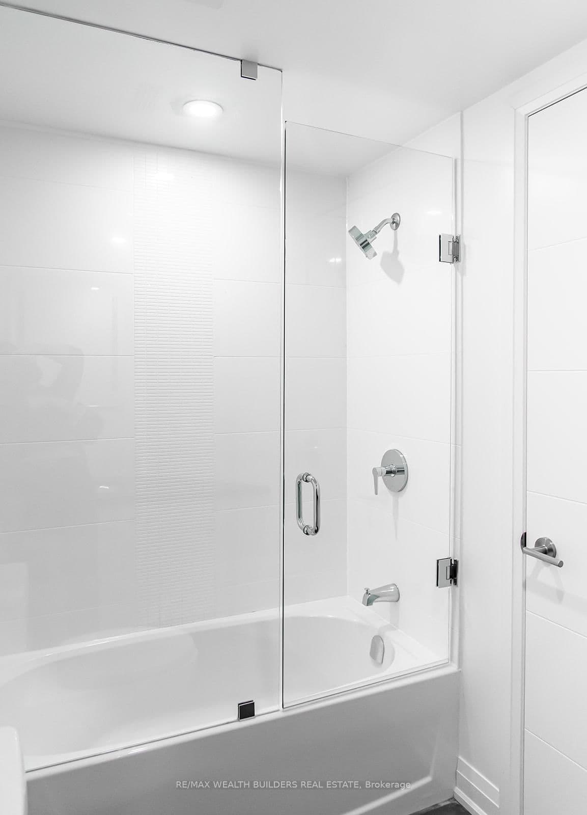 207 Jarvis Street, Unit 7 thumbnail 3