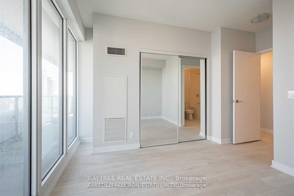 2221 Yonge Street, Unit 1202 thumbnail 13