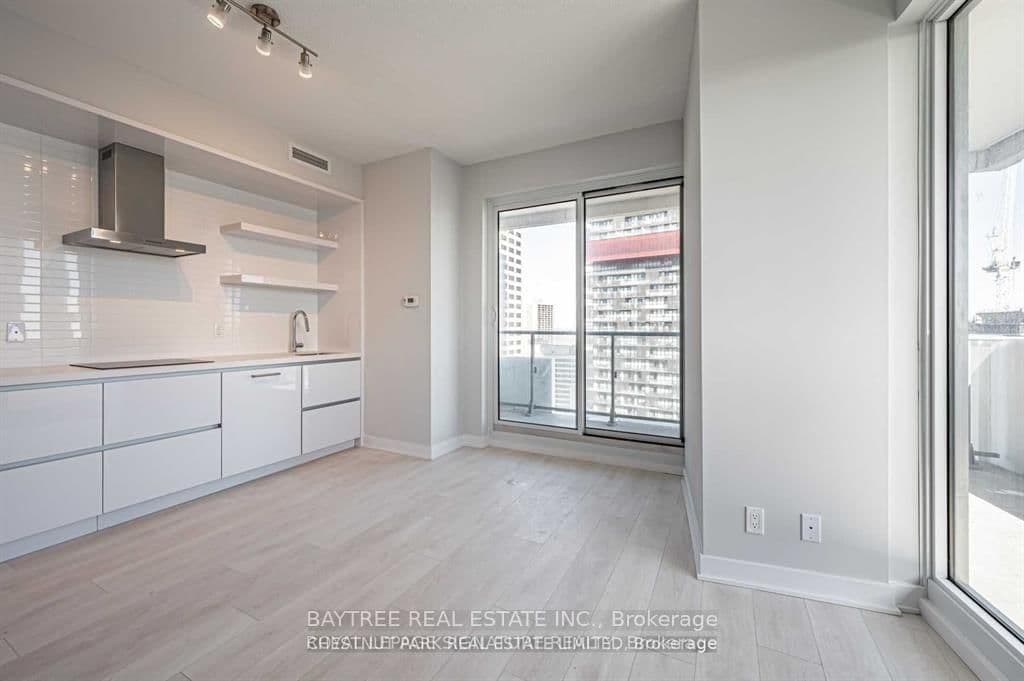 2221 Yonge Street, Unit 1202 thumbnail 6